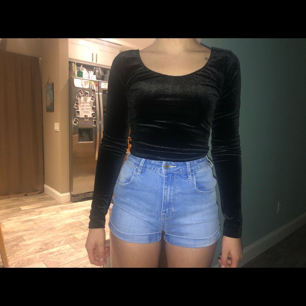Long sleeve black top
